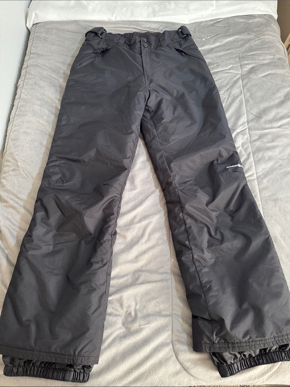 Outdoor gear women’s unisex Insulated Snow ski pants- Weather-Ready Sz Medium